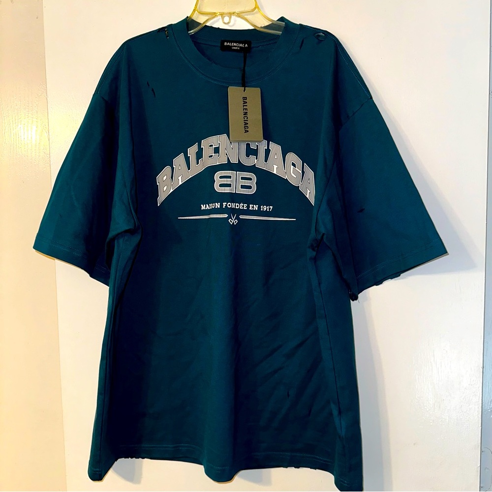 BALENCIAGA TSHIRT SZ L